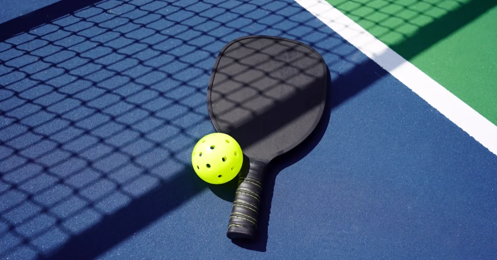 VẬN CHUYỂN BÓNG PICKLEBALL SANG THỤY ĐIỂN